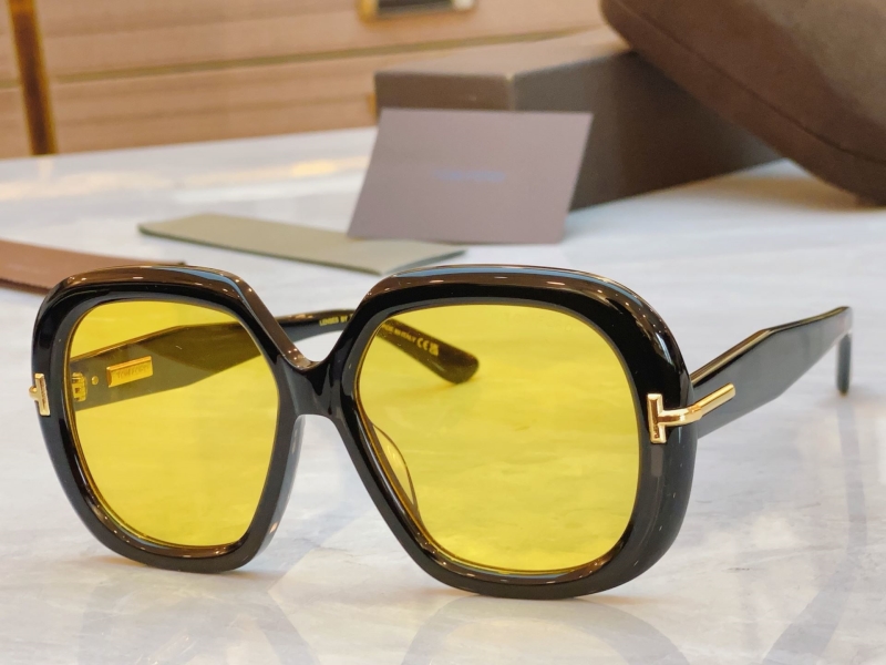 TOM FORD